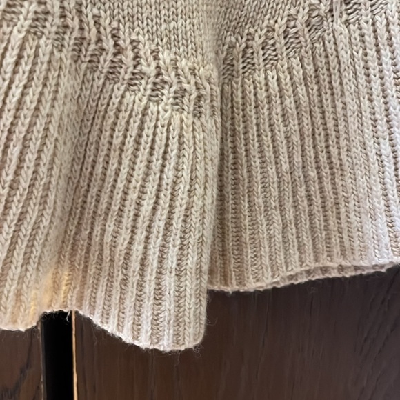 Cliche cream colored long sleeved sweater with ruffle at the bottom. MP - Picture 2 of 7